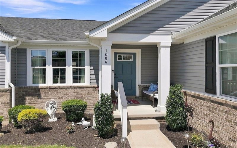 1006 Black Sands Dr, Jeannette, 15644, 4 Bedroom Bedrooms, 9 Room Rooms,3 BathroomBathrooms,Residential,For Sale,Black Sands Dr,1768489