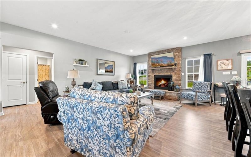 1006 Black Sands Dr, Jeannette, 15644, 4 Bedroom Bedrooms, 9 Room Rooms,3 BathroomBathrooms,Residential,For Sale,Black Sands Dr,1768489