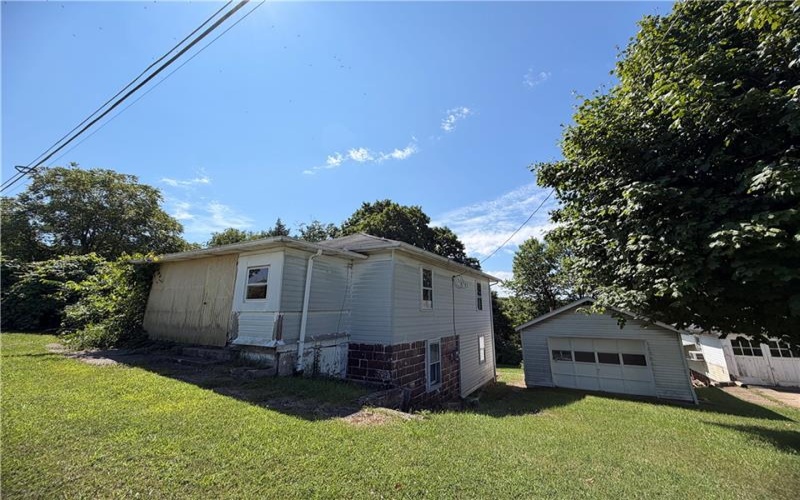 1022 Mapletown Road, Greensboro, 15338, 3 Bedrooms Bedrooms, 7 Rooms Rooms,1.1 BathroomsBathrooms,Residential,For Sale,Mapletown Road,1768591