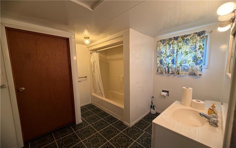 1022 Mapletown Road, Greensboro, 15338, 3 Bedrooms Bedrooms, 7 Rooms Rooms,1.1 BathroomsBathrooms,Residential,For Sale,Mapletown Road,1768591