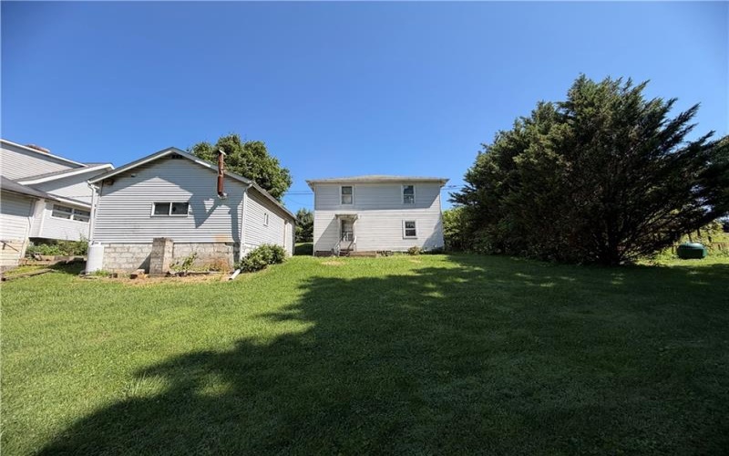 1022 Mapletown Road, Greensboro, 15338, 3 Bedrooms Bedrooms, 7 Rooms Rooms,1.1 BathroomsBathrooms,Residential,For Sale,Mapletown Road,1768591