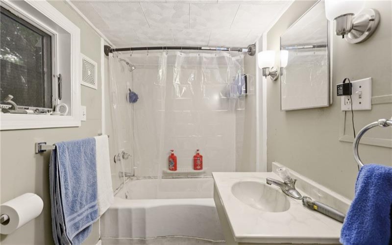 214 Vine St, Mount Pleasant, 15666, 2 Bedrooms Bedrooms, ,1.1 BathroomsBathrooms,Residential,For Sale,Vine St,1768604