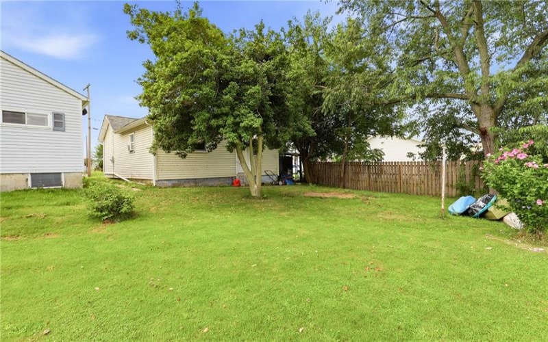 214 Vine St, Mount Pleasant, 15666, 2 Bedrooms Bedrooms, ,1.1 BathroomsBathrooms,Residential,For Sale,Vine St,1768604