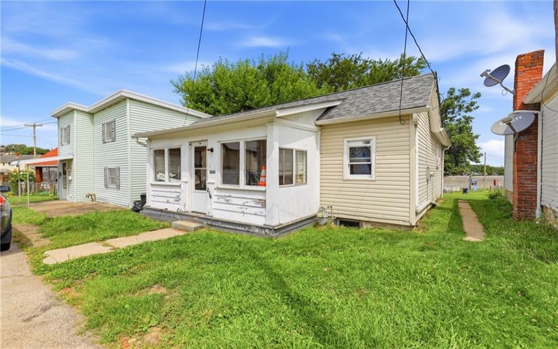 214 Vine St, Mount Pleasant, 15666, 2 Bedrooms Bedrooms, ,1.1 BathroomsBathrooms,Residential,For Sale,Vine St,1768604