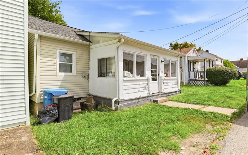 214 Vine St, Mount Pleasant, 15666, 2 Bedrooms Bedrooms, ,1.1 BathroomsBathrooms,Residential,For Sale,Vine St,1768604