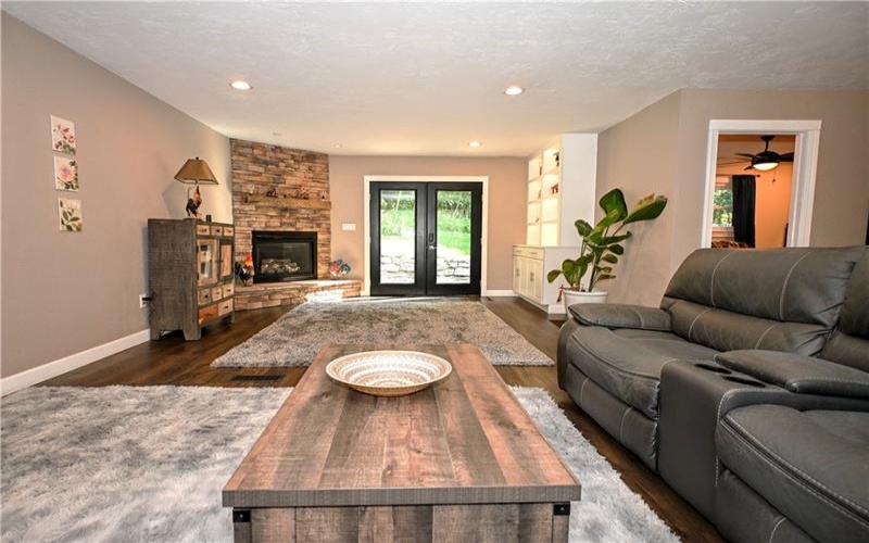 382 Fry Hollow, Hunker, 15639, 3 Bedroom Bedrooms, ,2 BathroomBathrooms,Residential,For Sale,Fry Hollow,1768605