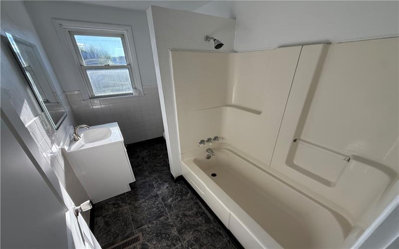 1218 Woodmont Ave, New Kensington, 15068, 3 Bedroom Bedrooms, ,1 BathroomBathrooms,Residential,For Sale,Woodmont Ave,1768639
