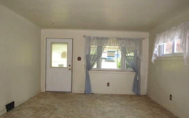 2345 Locust St, Greensburg, 15601, 4 Bedrooms Bedrooms, 6 Rooms Rooms,2 BathroomsBathrooms,Residential,For Sale,Locust St,1768655