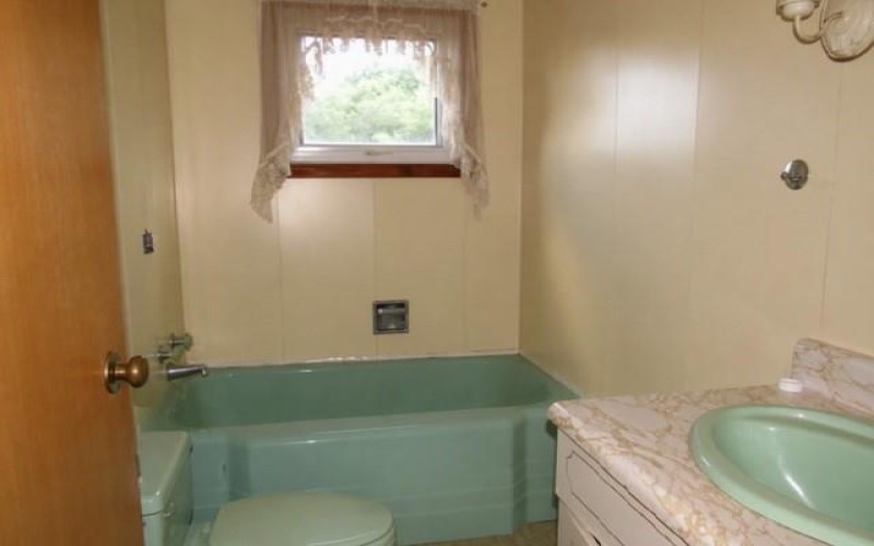 2345 Locust St, Greensburg, 15601, 4 Bedrooms Bedrooms, 6 Rooms Rooms,2 BathroomsBathrooms,Residential,For Sale,Locust St,1768655