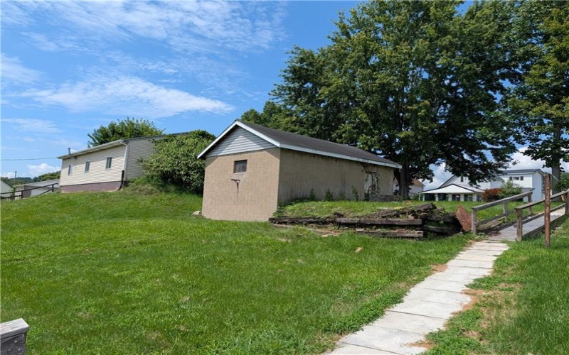 309 1st St, Vestaburg, 15368, 6 Bedrooms Bedrooms, 9 Rooms Rooms,2 BathroomsBathrooms,Residential,For Sale,1st St,1768658