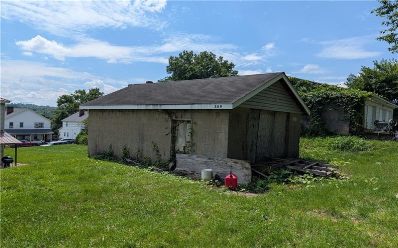 309 1st St, Vestaburg, 15368, 6 Bedrooms Bedrooms, 9 Rooms Rooms,2 BathroomsBathrooms,Residential,For Sale,1st St,1768658
