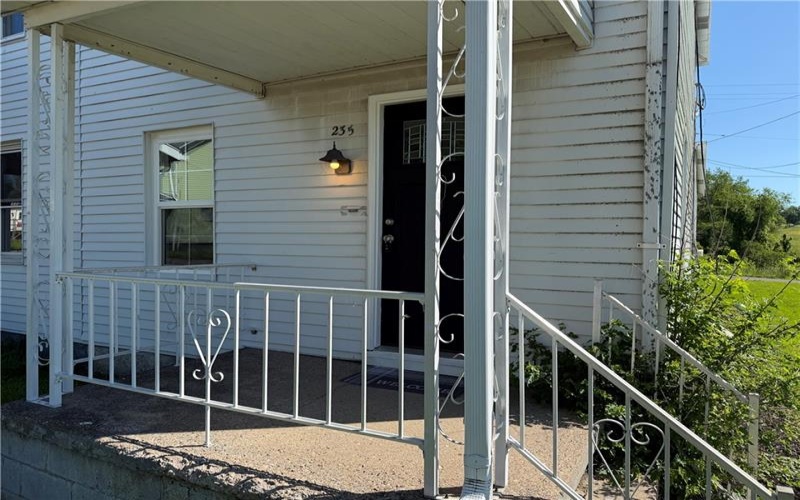 235 Jefferson Ave, Uniontown, 15472, 2 Bedrooms Bedrooms, ,1 BathroomBathrooms,Residential,For Sale,Jefferson Ave,1768691
