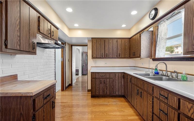 212 Center Ave, Mc Donald, 15057, 3 Bedrooms Bedrooms, 9 Rooms Rooms,1.1 BathroomsBathrooms,Residential,For Sale,Center Ave,1768404
