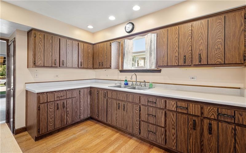 212 Center Ave, Mc Donald, 15057, 3 Bedrooms Bedrooms, 9 Rooms Rooms,1.1 BathroomsBathrooms,Residential,For Sale,Center Ave,1768404