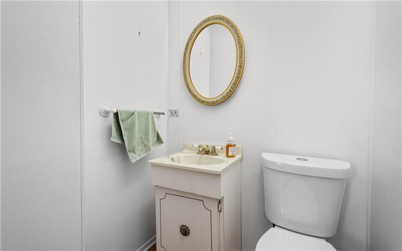 212 Center Ave, Mc Donald, 15057, 3 Bedrooms Bedrooms, 9 Rooms Rooms,1.1 BathroomsBathrooms,Residential,For Sale,Center Ave,1768404