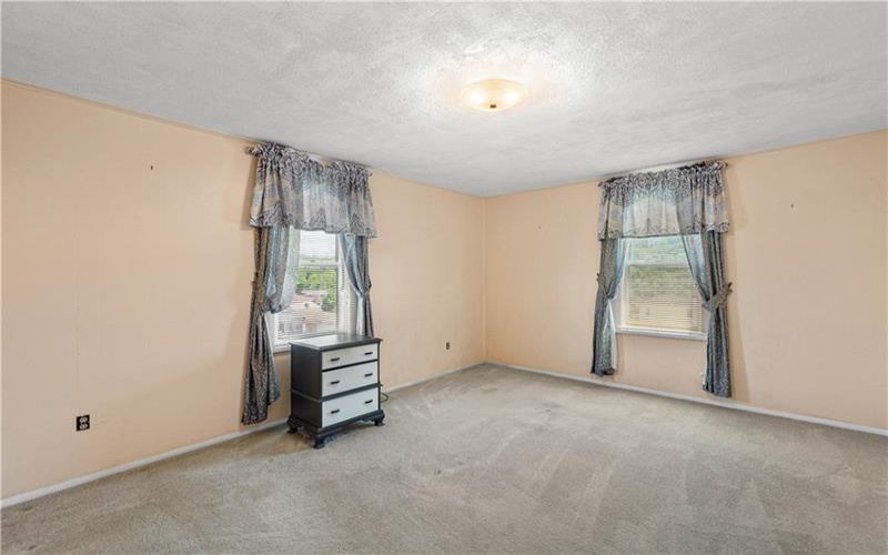 212 Center Ave, Mc Donald, 15057, 3 Bedrooms Bedrooms, 9 Rooms Rooms,1.1 BathroomsBathrooms,Residential,For Sale,Center Ave,1768404