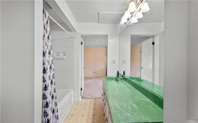 212 Center Ave, Mc Donald, 15057, 3 Bedrooms Bedrooms, 9 Rooms Rooms,1.1 BathroomsBathrooms,Residential,For Sale,Center Ave,1768404