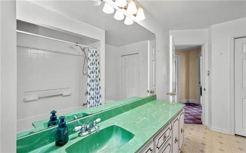 212 Center Ave, Mc Donald, 15057, 3 Bedrooms Bedrooms, 9 Rooms Rooms,1.1 BathroomsBathrooms,Residential,For Sale,Center Ave,1768404