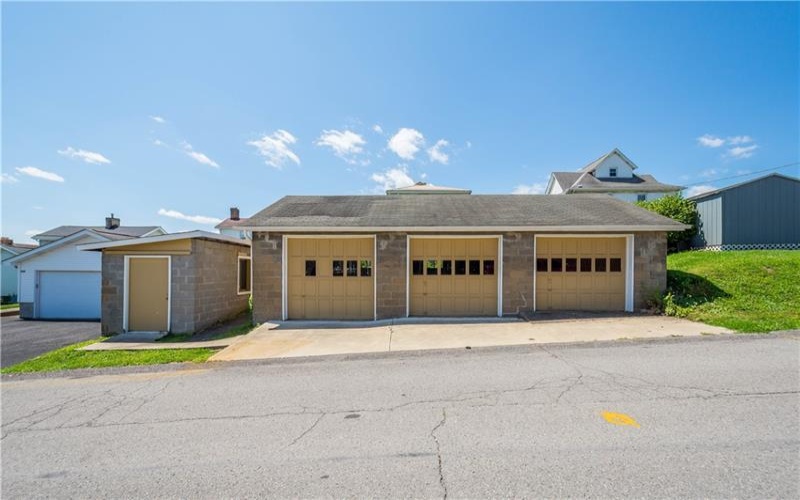212 Center Ave, Mc Donald, 15057, 3 Bedrooms Bedrooms, 9 Rooms Rooms,1.1 BathroomsBathrooms,Residential,For Sale,Center Ave,1768404