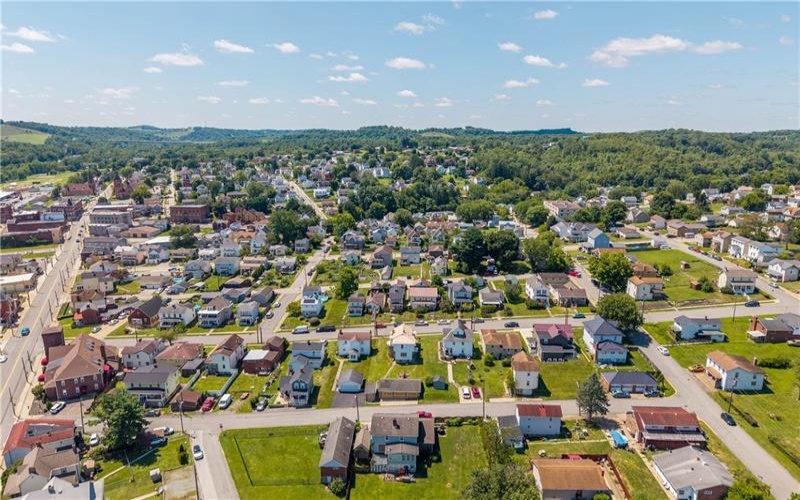 212 Center Ave, Mc Donald, 15057, 3 Bedrooms Bedrooms, 9 Rooms Rooms,1.1 BathroomsBathrooms,Residential,For Sale,Center Ave,1768404