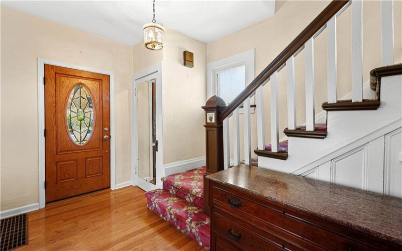212 Center Ave, Mc Donald, 15057, 3 Bedrooms Bedrooms, 9 Rooms Rooms,1.1 BathroomsBathrooms,Residential,For Sale,Center Ave,1768404