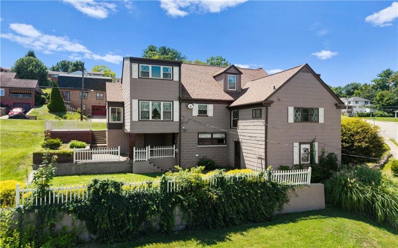 116 Schaffer Ave, Charleroi, 15022, 3 Bedrooms Bedrooms, 13 Rooms Rooms,2.1 BathroomsBathrooms,Residential,For Sale,Schaffer Ave,1768441