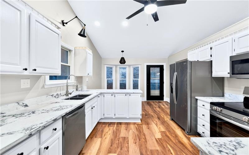 42 Norton Drive, Finleyville, 15332, 3 Bedrooms Bedrooms, 8 Rooms Rooms,2.1 BathroomsBathrooms,Residential,For Sale,Norton Drive,1753852
