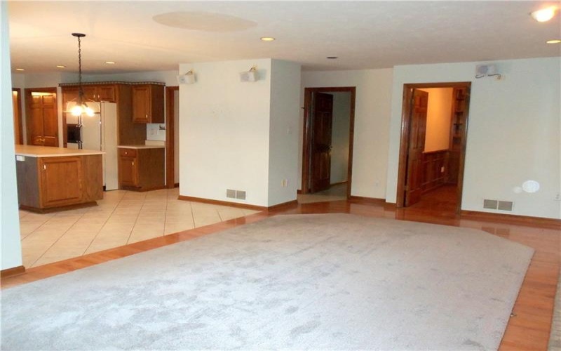 126 Surrey Drive, Canonsburg, 15317, 4 Bedrooms Bedrooms, 11 Rooms Rooms,4.1 BathroomsBathrooms,Residential,For Sale,Surrey Drive,1768429