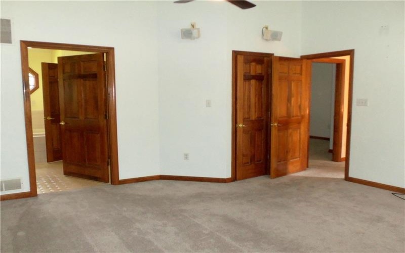 126 Surrey Drive, Canonsburg, 15317, 4 Bedrooms Bedrooms, 11 Rooms Rooms,4.1 BathroomsBathrooms,Residential,For Sale,Surrey Drive,1768429