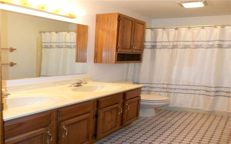 126 Surrey Drive, Canonsburg, 15317, 4 Bedrooms Bedrooms, 11 Rooms Rooms,4.1 BathroomsBathrooms,Residential,For Sale,Surrey Drive,1768429