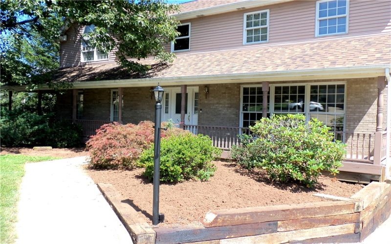 126 Surrey Drive, Canonsburg, 15317, 4 Bedrooms Bedrooms, 11 Rooms Rooms,4.1 BathroomsBathrooms,Residential,For Sale,Surrey Drive,1768429