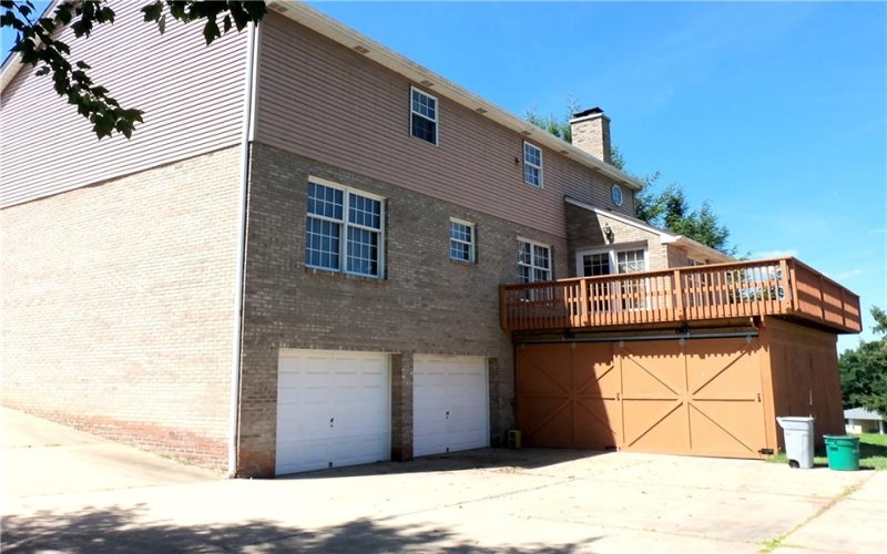 126 Surrey Drive, Canonsburg, 15317, 4 Bedrooms Bedrooms, 11 Rooms Rooms,4.1 BathroomsBathrooms,Residential,For Sale,Surrey Drive,1768429