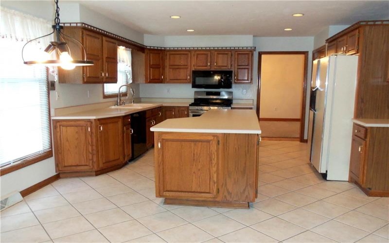 126 Surrey Drive, Canonsburg, 15317, 4 Bedrooms Bedrooms, 11 Rooms Rooms,4.1 BathroomsBathrooms,Residential,For Sale,Surrey Drive,1768429