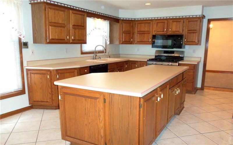 126 Surrey Drive, Canonsburg, 15317, 4 Bedrooms Bedrooms, 11 Rooms Rooms,4.1 BathroomsBathrooms,Residential,For Sale,Surrey Drive,1768429