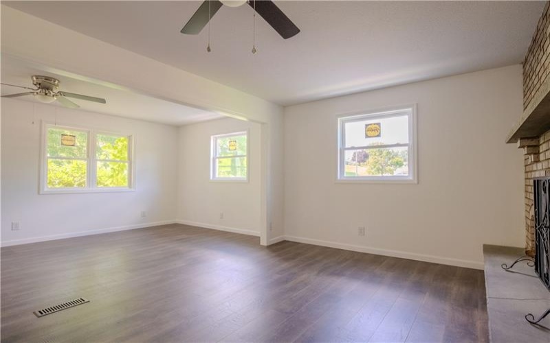 135 Willow St, Brownsville, 15417, 3 Bedrooms Bedrooms, 7 Rooms Rooms,2.1 BathroomsBathrooms,Residential,For Sale,Willow St,1768479