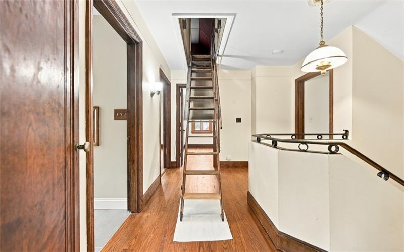 60 Fairmont Avenue, Washington, 15301, 4 Bedroom Bedrooms, 9 Room Rooms,2.2 BathroomBathrooms,Residential,For Sale,Fairmont Avenue,1768700
