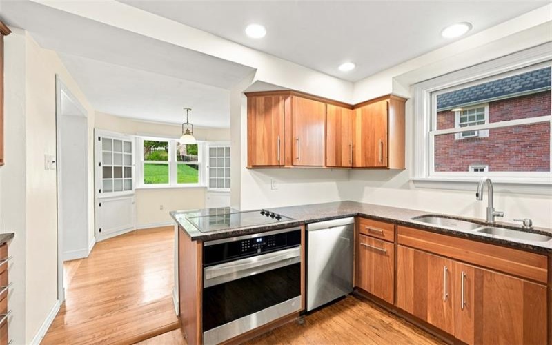 60 Fairmont Avenue, Washington, 15301, 4 Bedroom Bedrooms, 9 Room Rooms,2.2 BathroomBathrooms,Residential,For Sale,Fairmont Avenue,1768700