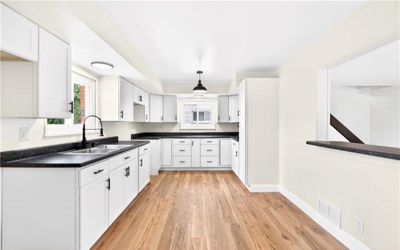 237 Allen Ave, Donora, 15033, 3 Bedrooms Bedrooms, 6 Rooms Rooms,1.1 BathroomsBathrooms,Residential,For Sale,Allen Ave,1768735
