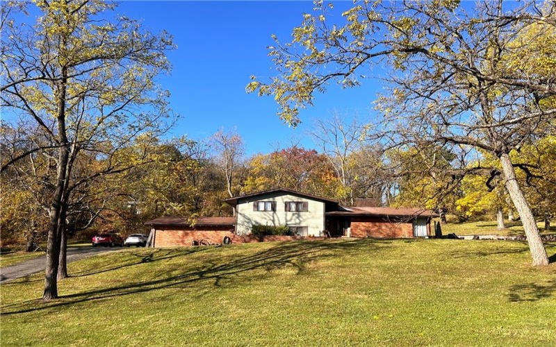 306 Black Walnut Dr, Greensburg, 15601, 4 Bedroom Bedrooms, ,3 BathroomBathrooms,Residential,For Sale,Black Walnut Dr,1768779