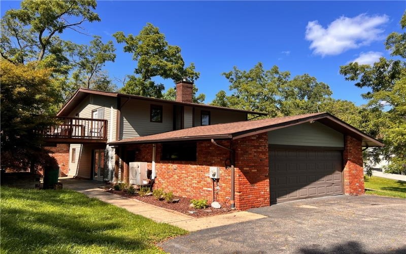 306 Black Walnut Dr, Greensburg, 15601, 4 Bedroom Bedrooms, ,3 BathroomBathrooms,Residential,For Sale,Black Walnut Dr,1768779