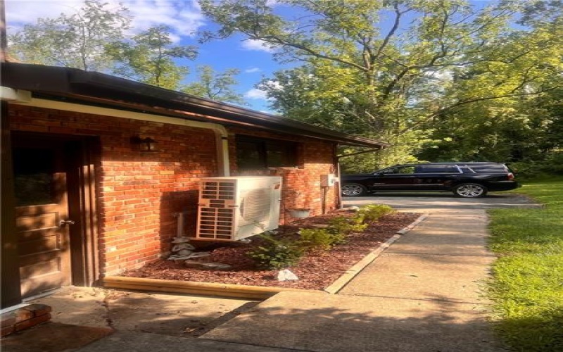 306 Black Walnut Dr, Greensburg, 15601, 4 Bedroom Bedrooms, ,3 BathroomBathrooms,Residential,For Sale,Black Walnut Dr,1768779