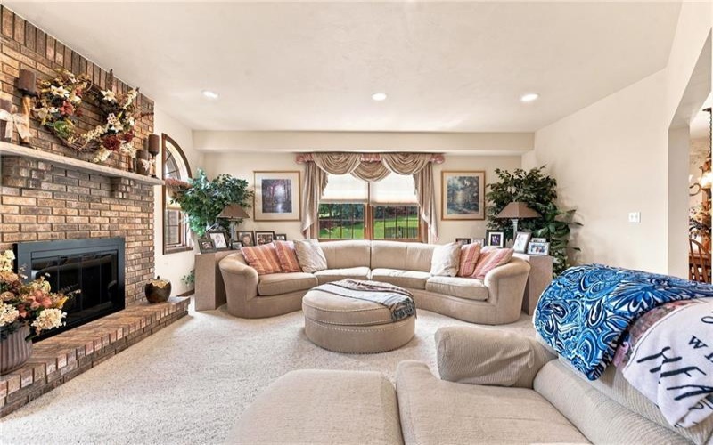 9551 DOWNING PLACE, IRWIN, 15642, 4 Bedroom Bedrooms, 10 Room Rooms,3.1 BathroomBathrooms,Residential,For Sale,DOWNING PLACE,1768786