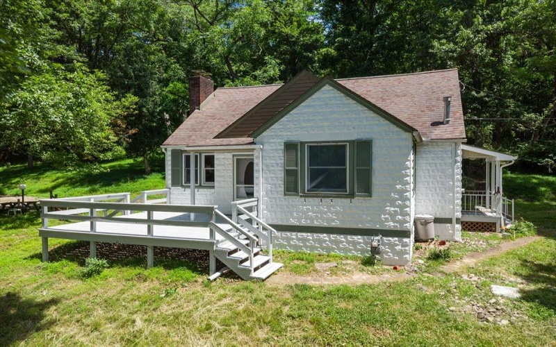 383 Lakeview Dr., Washington, 15301, 4 Bedrooms Bedrooms, ,2 BathroomsBathrooms,Residential,For Sale,Lakeview Dr.,1768898