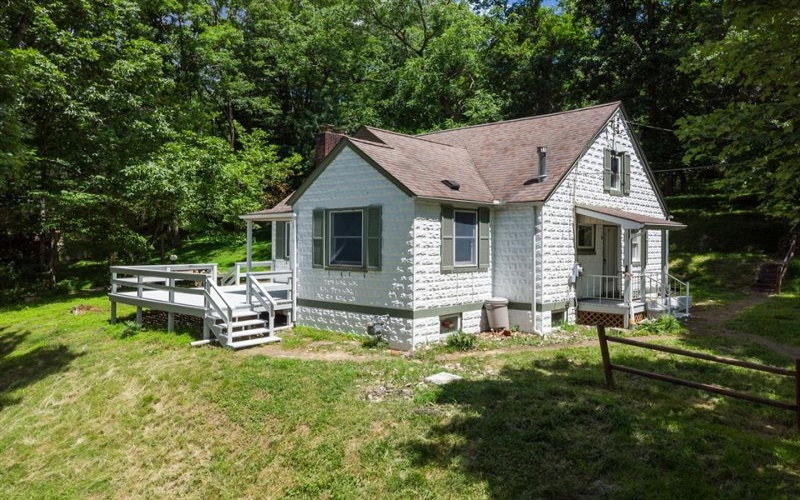 383 Lakeview Dr., Washington, 15301, 4 Bedrooms Bedrooms, ,2 BathroomsBathrooms,Residential,For Sale,Lakeview Dr.,1768898