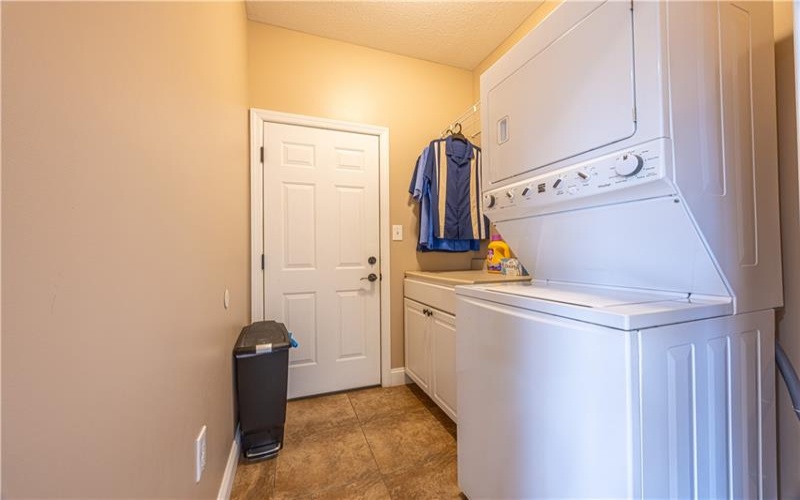1104 Cross Creek Dr, Uniontown, 15401, 3 Bedrooms Bedrooms, ,2.1 BathroomsBathrooms,Residential,For Sale,Cross Creek Dr,1768848