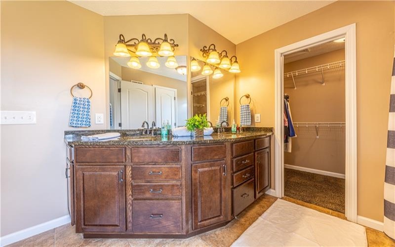 1104 Cross Creek Dr, Uniontown, 15401, 3 Bedrooms Bedrooms, ,2.1 BathroomsBathrooms,Residential,For Sale,Cross Creek Dr,1768848