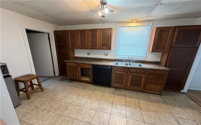 61 Cleveland Ave, Uniontown, 15401, 3 Bedrooms Bedrooms, ,1 BathroomBathrooms,Residential,For Sale,Cleveland Ave,1768883