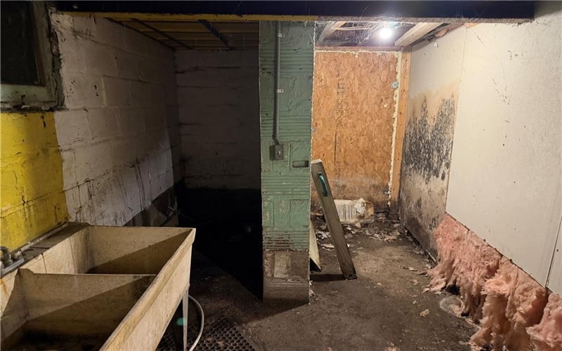 61 Cleveland Ave, Uniontown, 15401, 3 Bedrooms Bedrooms, ,1 BathroomBathrooms,Residential,For Sale,Cleveland Ave,1768883