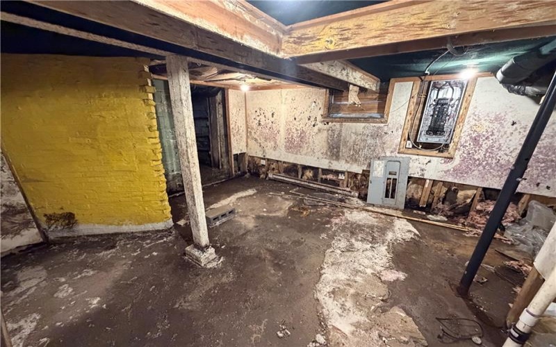 61 Cleveland Ave, Uniontown, 15401, 3 Bedrooms Bedrooms, ,1 BathroomBathrooms,Residential,For Sale,Cleveland Ave,1768883