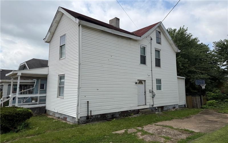 61 Cleveland Ave, Uniontown, 15401, 3 Bedrooms Bedrooms, ,1 BathroomBathrooms,Residential,For Sale,Cleveland Ave,1768883